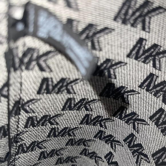 Michael Kors - Hadleigh Large Double Handle Leather Tote - Black - Picture 9 of 16